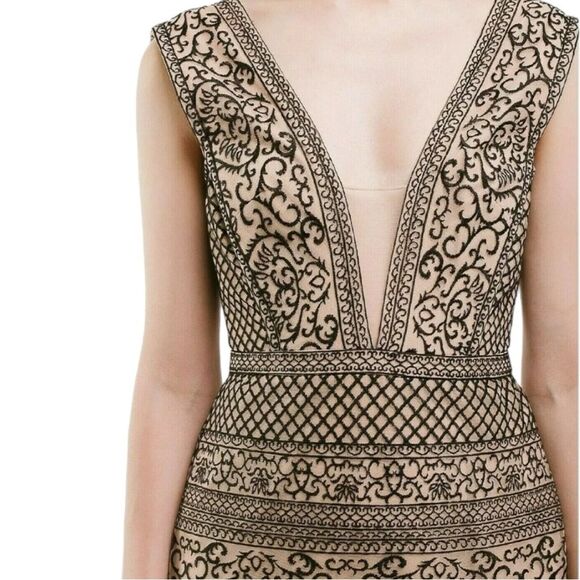 BCBGMAXAZRIA Beige Black Aurora Embroidered Tulle Sleeveless Trumpet Gown 4 - Picture 3 of 10